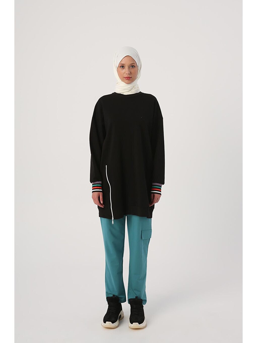 Siyah Çizgili Kol Bantlı Renkli Fermuarlı Sweat Tunik-1