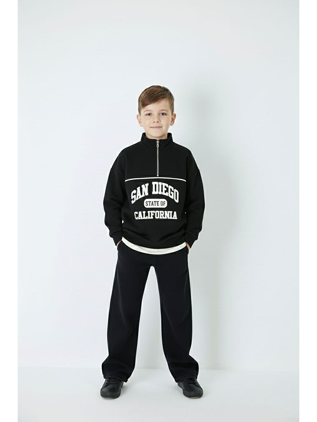 Siyah Yazı Baskılı Yarım Fermuar Sweatshirt ve Pantolonlu Erkek Takım 23509