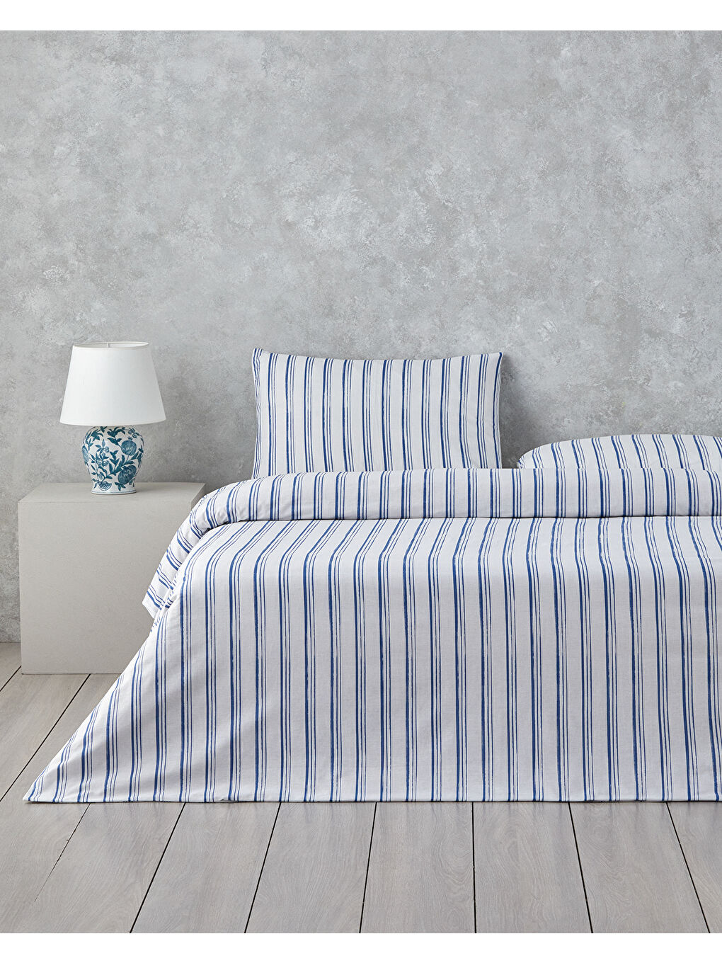 Soft Curves Pamuklu Çift Kişilik Nevresim Seti 200x220 cm Mavi