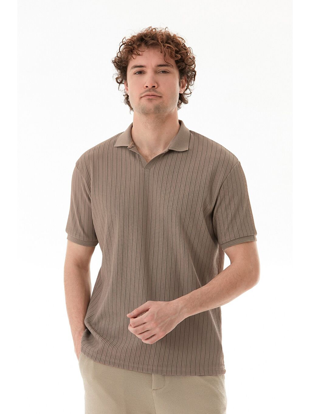 Kahverengi Jakarlı Polo Yaka Tişört