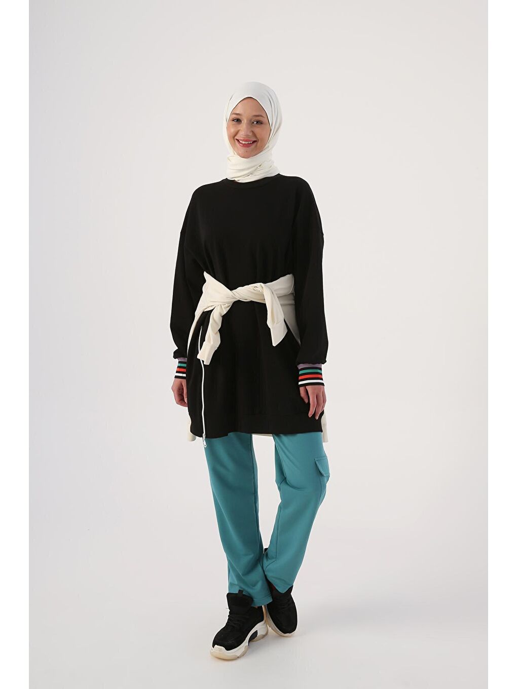Siyah Çizgili Kol Bantlı Renkli Fermuarlı Sweat Tunik-4