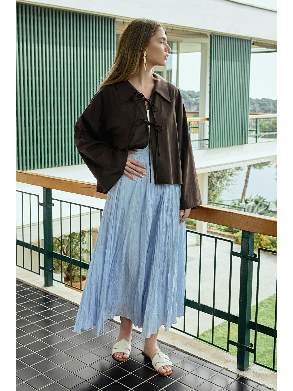 Kahverengi İsabel Yakalı Bağlamalı Gömlek Kahve-1