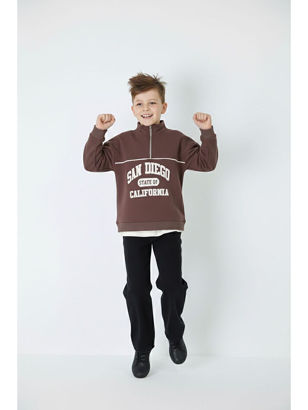 Kahverengi Yazı Baskılı Yarım Fermuar Sweatshirt ve Pantolonlu Erkek Takım 23510-3