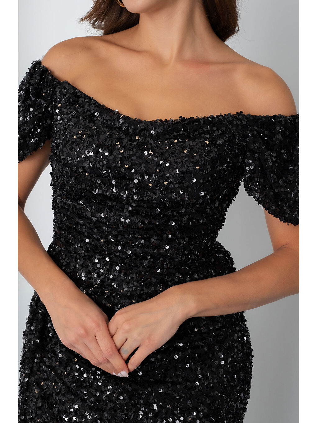 Kadın Siyah Pul Payet İşlemeli Uzun Abiye Elbise-3