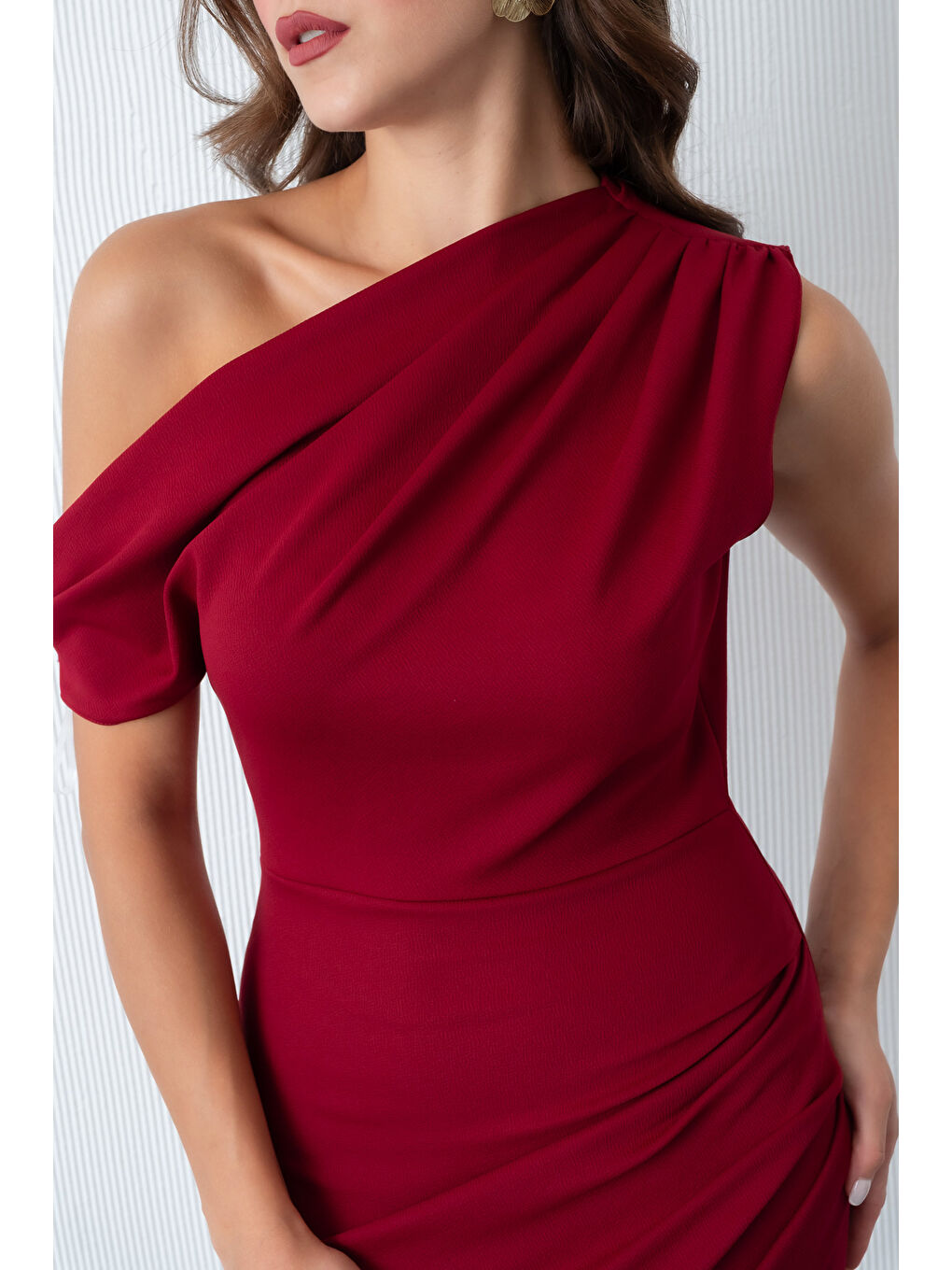 Kadın Bordo Omuz Dekolteli Midi Davet Elbisesi-3