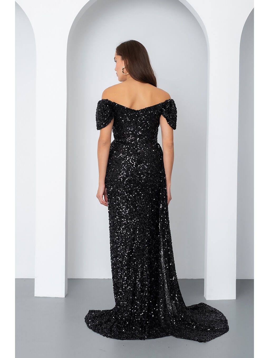 Kadın Siyah Pul Payet İşlemeli Uzun Abiye Elbise-4
