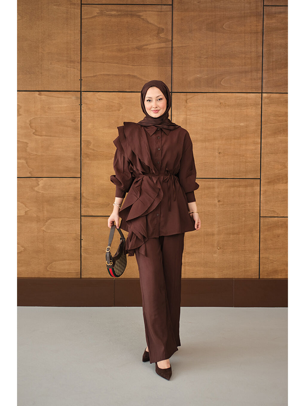 Kadın Dikiş Detay Volanlı Bel Bağlamalı Takım Kahverengi