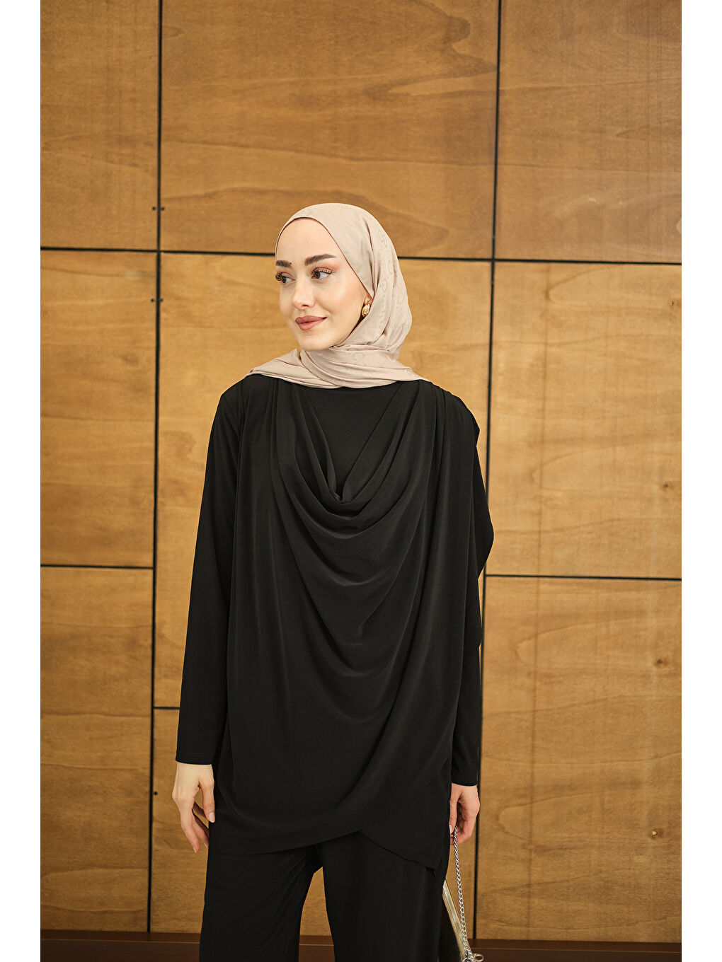 Kadın Regular Sıfır Yaka Arka Kesik Detay Takım Siyah-1