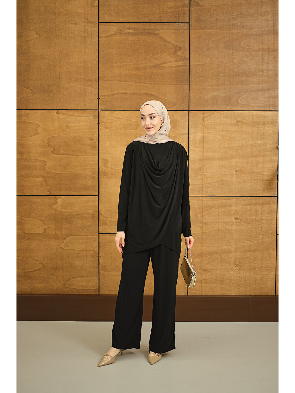 Kadın Regular Sıfır Yaka Arka Kesik Detay Takım Siyah-2