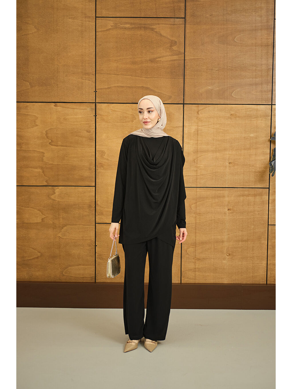 Kadın Regular Sıfır Yaka Arka Kesik Detay Takım Siyah-4