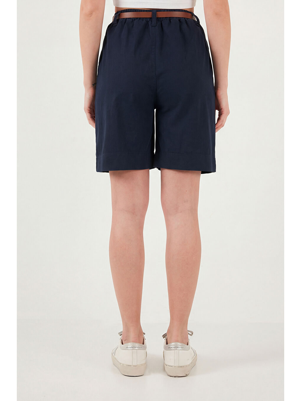 Lacivert Pamuklu Loose Fit Pileli Kemerli Bermuda Şort 668YP5439-6