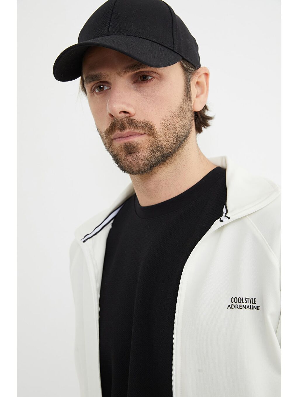 Beyaz Yazı Kabartmalı Fermuarlı Eşofman Takımı-4