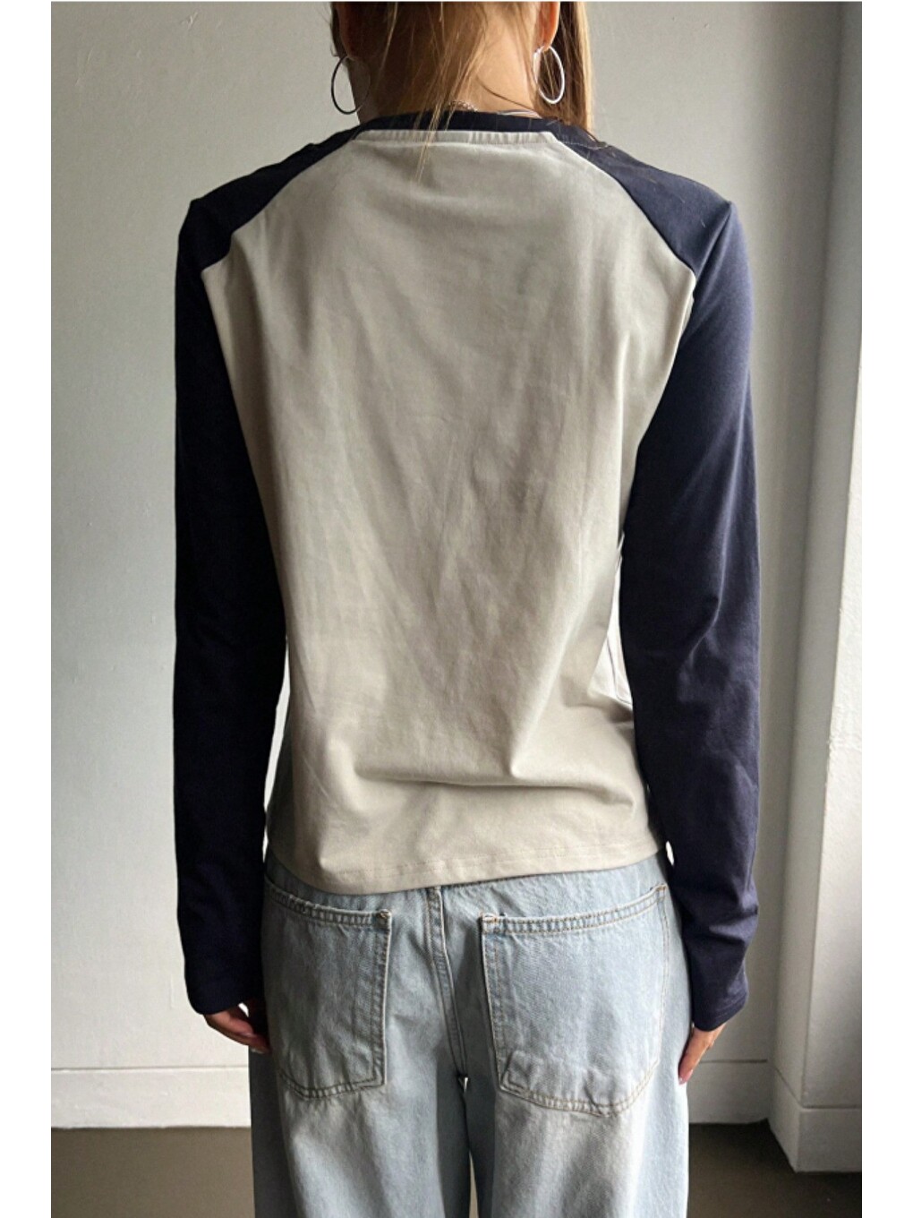 Beyaz Kadın Bisiklet Yaka Renk Bloklu Uzun Kollu Slim Fit Pamuklu Tişört-4