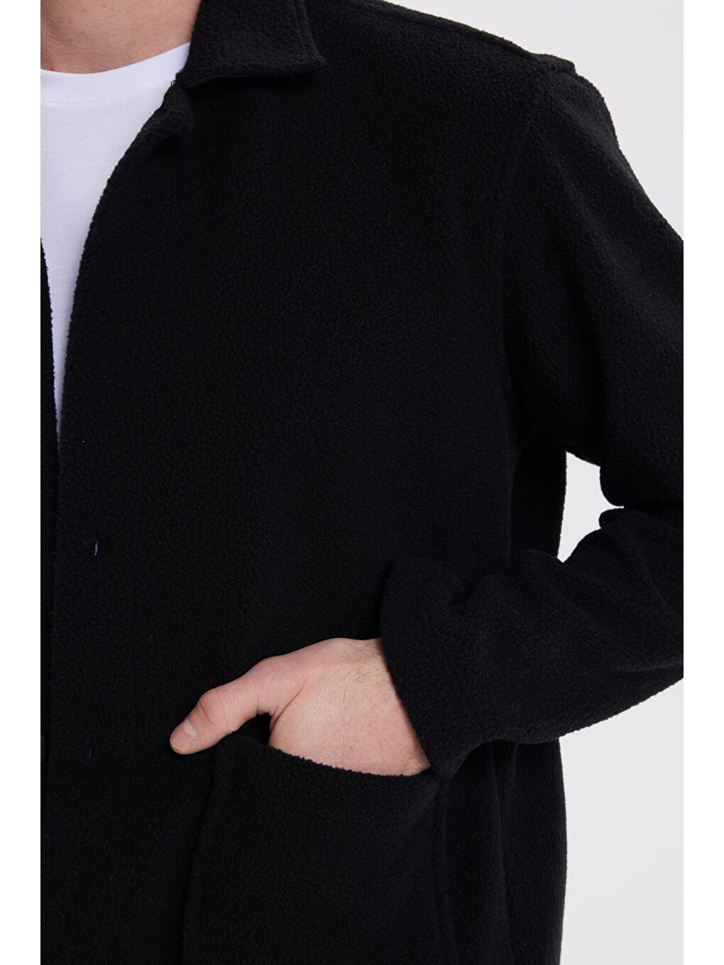 Erkek Regular Fit Rahat Kesim Pelüş Çıtçıtlı Torbalı Çift Cepli Siyah Ceket Gömlek-2
