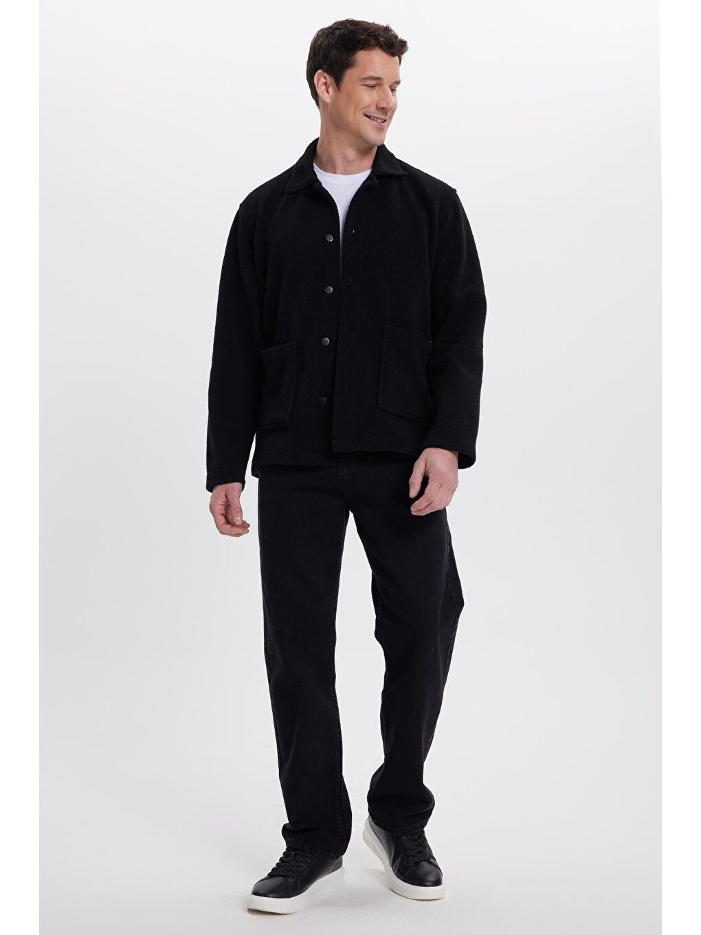 Erkek Regular Fit Rahat Kesim Pelüş Çıtçıtlı Torbalı Çift Cepli Siyah Ceket Gömlek-3