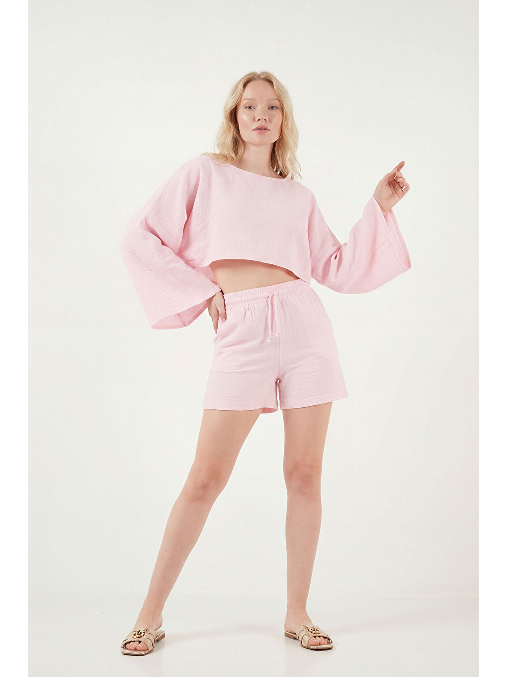 Pembe Pamuklu Comfort Fit Yuvarlak Yaka Şortlu Kadın Müslim Takım 5866317-1