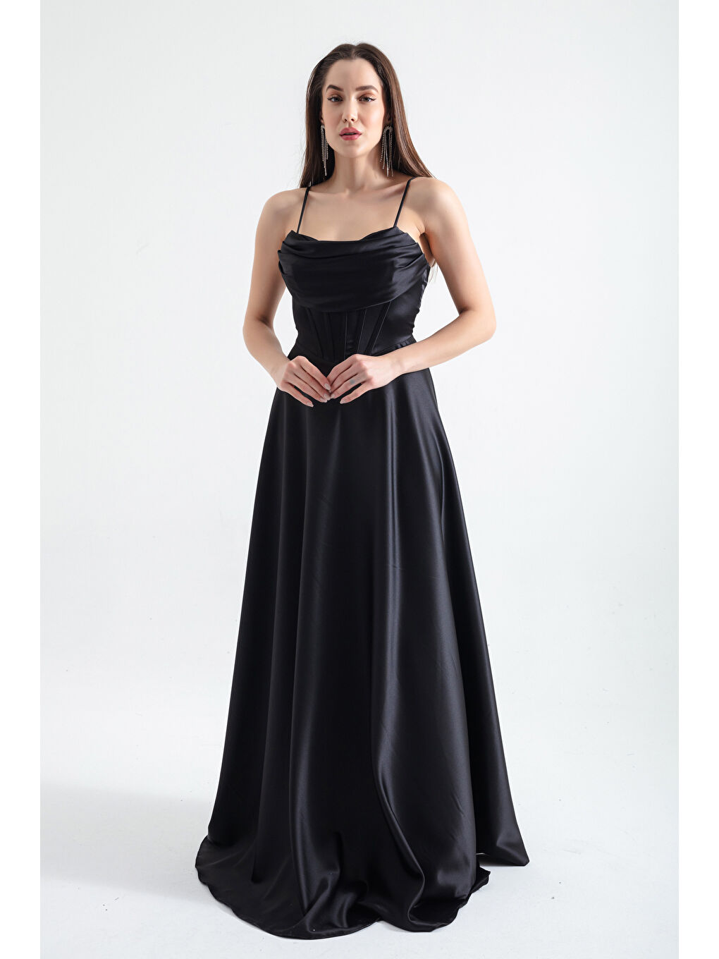 Kadın Siyah İnce Askılı Sırt İp Bağlama Detaylı Abiye-1