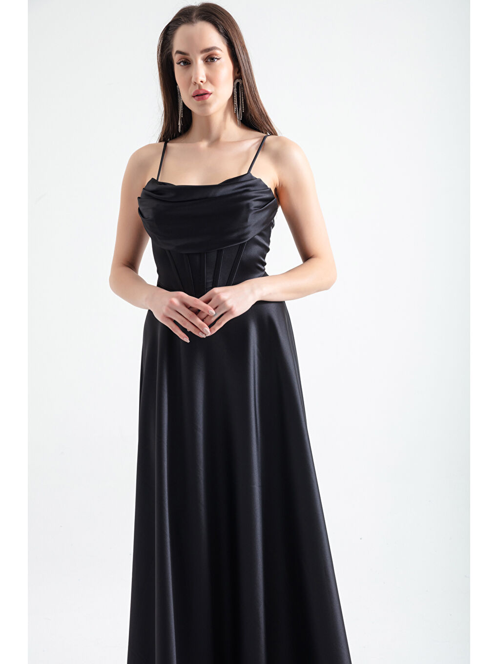 Kadın Siyah İnce Askılı Sırt İp Bağlama Detaylı Abiye-2