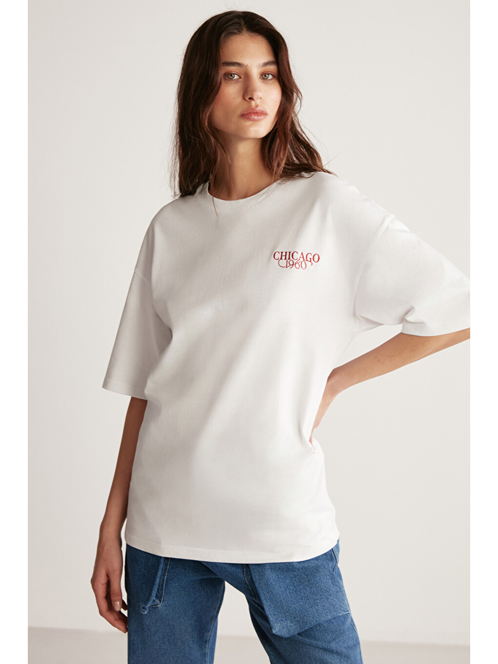Beyaz JANNA Kadın Şehir Temalı Ön Ve Arka Baskı Detaylı Oversize Fit Bisiklet Yaka BEYAZ-KIRMIZI T-Shirt-1