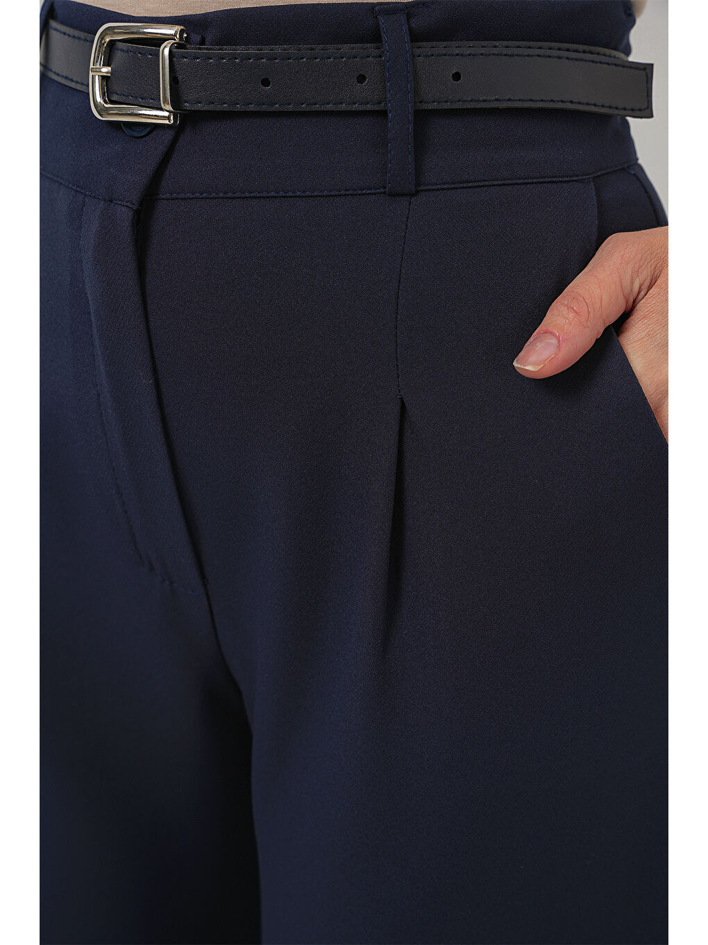 Kadın Pileli Kemerli Kumaş Pantolon 6725 - Lacivert-4