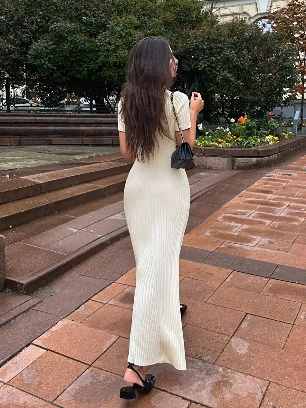 Beyaz Kadın Kısa Kollu Yakalı Önden Düğmeli Maxi Triko Elbise-1