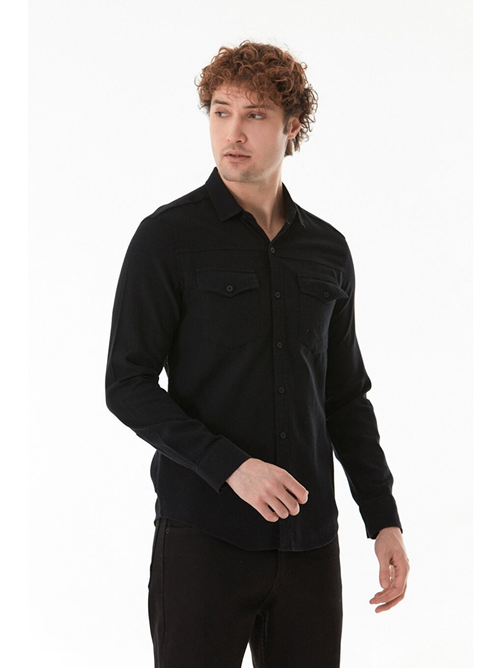 Siyah Çift Cepli Düğmeli Gömlek