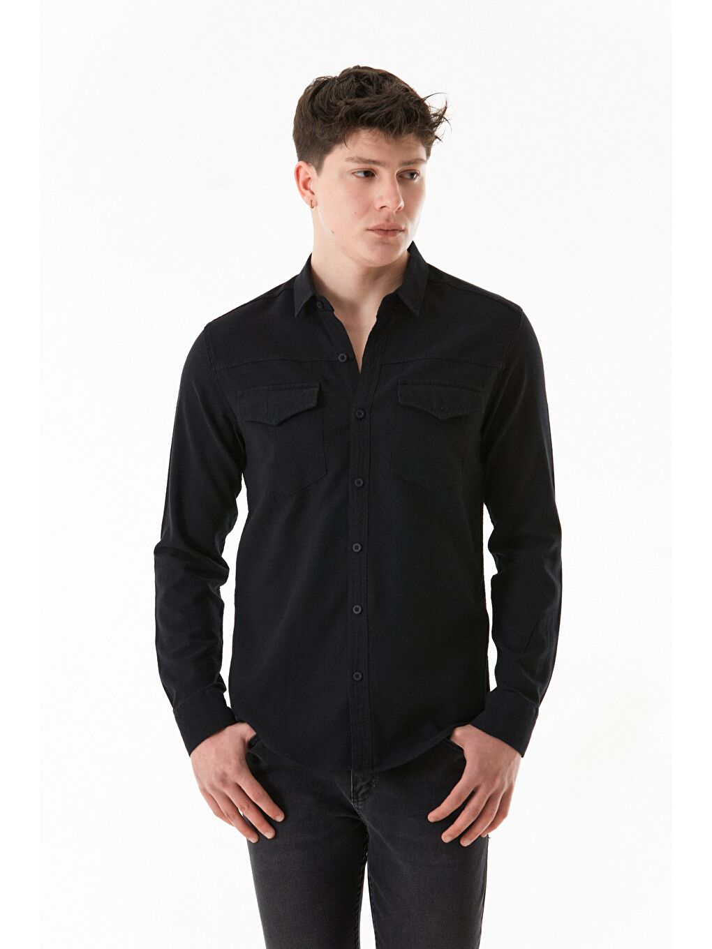 Siyah Çift Cepli Düğmeli Gömlek-2