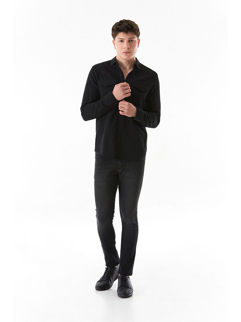 Siyah Çift Cepli Düğmeli Gömlek-3