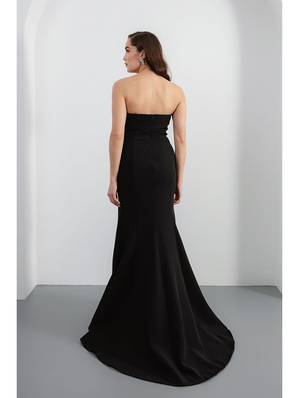 Kadın Siyah Taşlı Yırtmaçlı Uzun Abiye Elbise-4