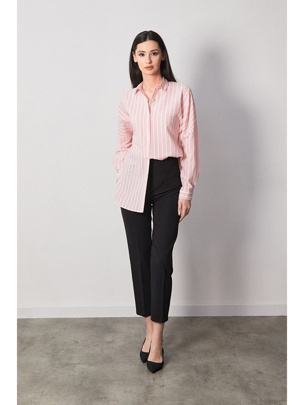 Pembe Çizgili Düğmeli Gömlek-1