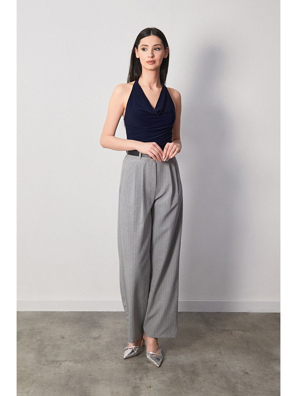 Gri Beli Kemerli Çizgili Palazzo Pantolon-1