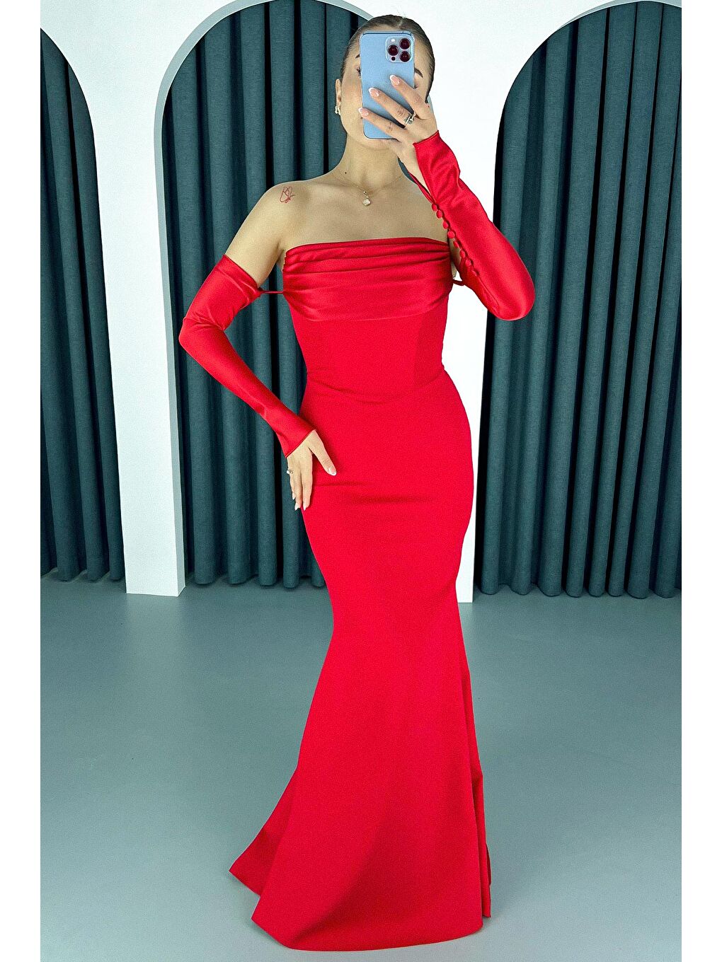 Kadın Kırmızı Yaka Detaylı Balık Abiye Elbise