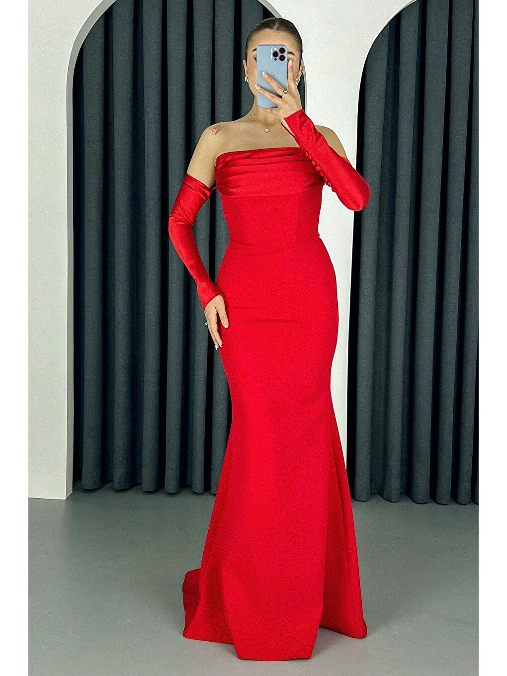 Kadın Kırmızı Yaka Detaylı Balık Abiye Elbise-1