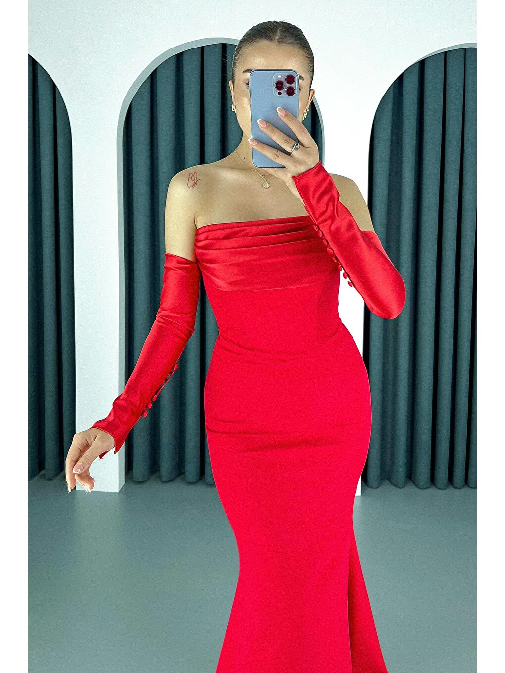 Kadın Kırmızı Yaka Detaylı Balık Abiye Elbise-3