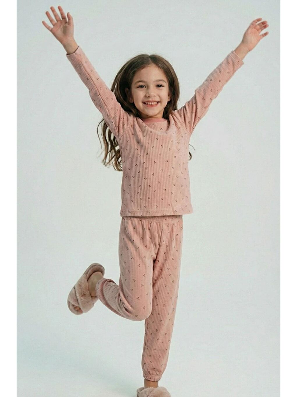 Pembe Kız Çocuk Pijama Takımı Minimal Mini Desenli Gülkurusu (4-8 Yaş)