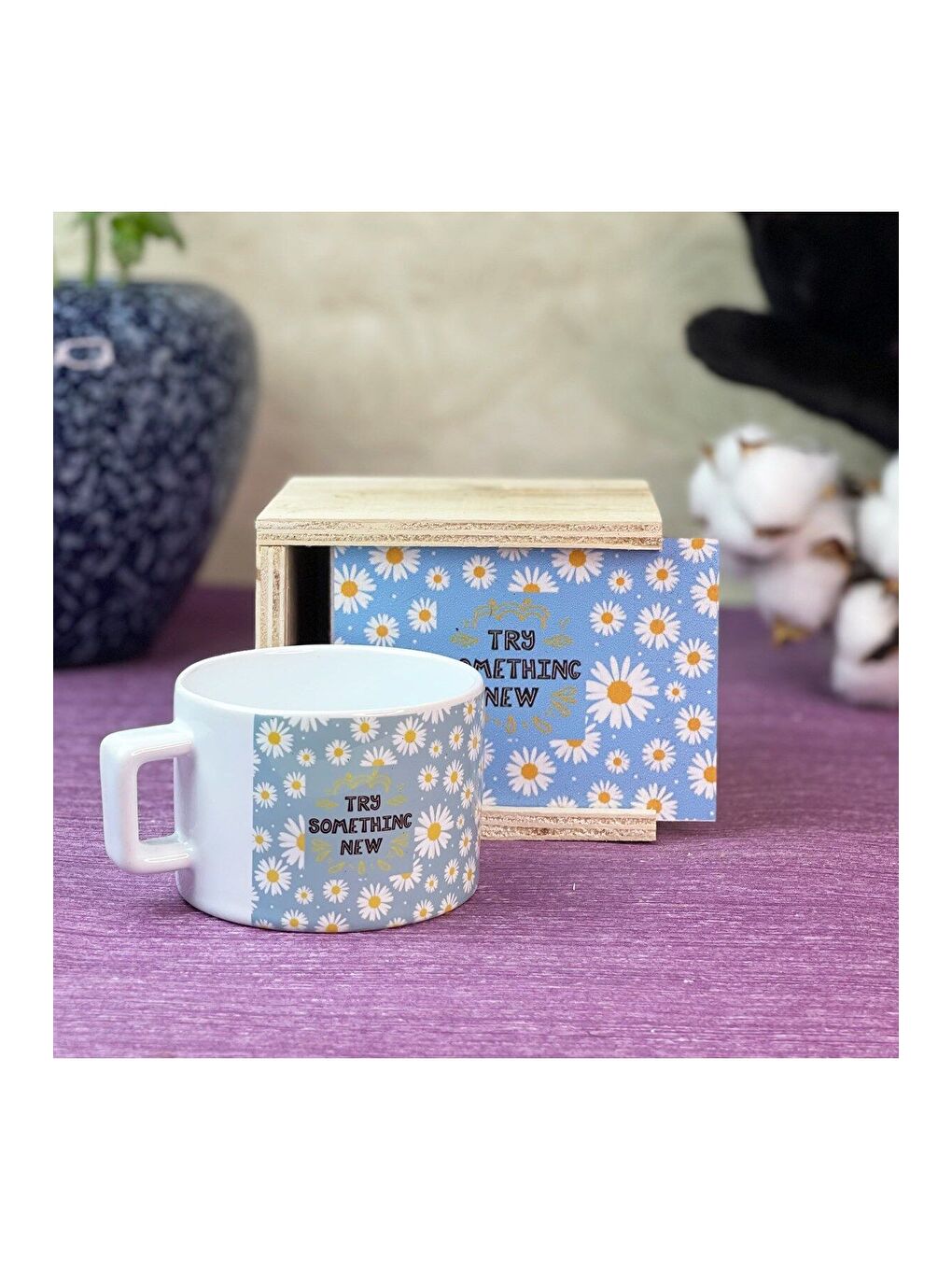 Karışık Mavi Papatya Tasarımlı Kutulu Kupa-1