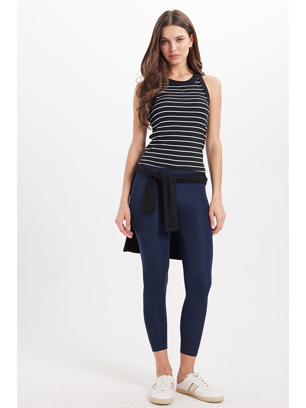 Kadın Slim Fit Dar Kesim Pamuklu Askılı Bisiklet Yaka Çizgili Siyah Crop Atlet-1