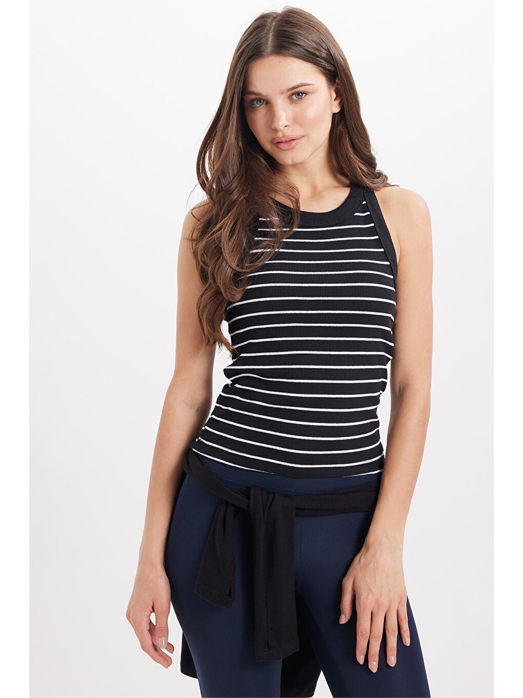 Kadın Slim Fit Dar Kesim Pamuklu Askılı Bisiklet Yaka Çizgili Siyah Crop Atlet-2