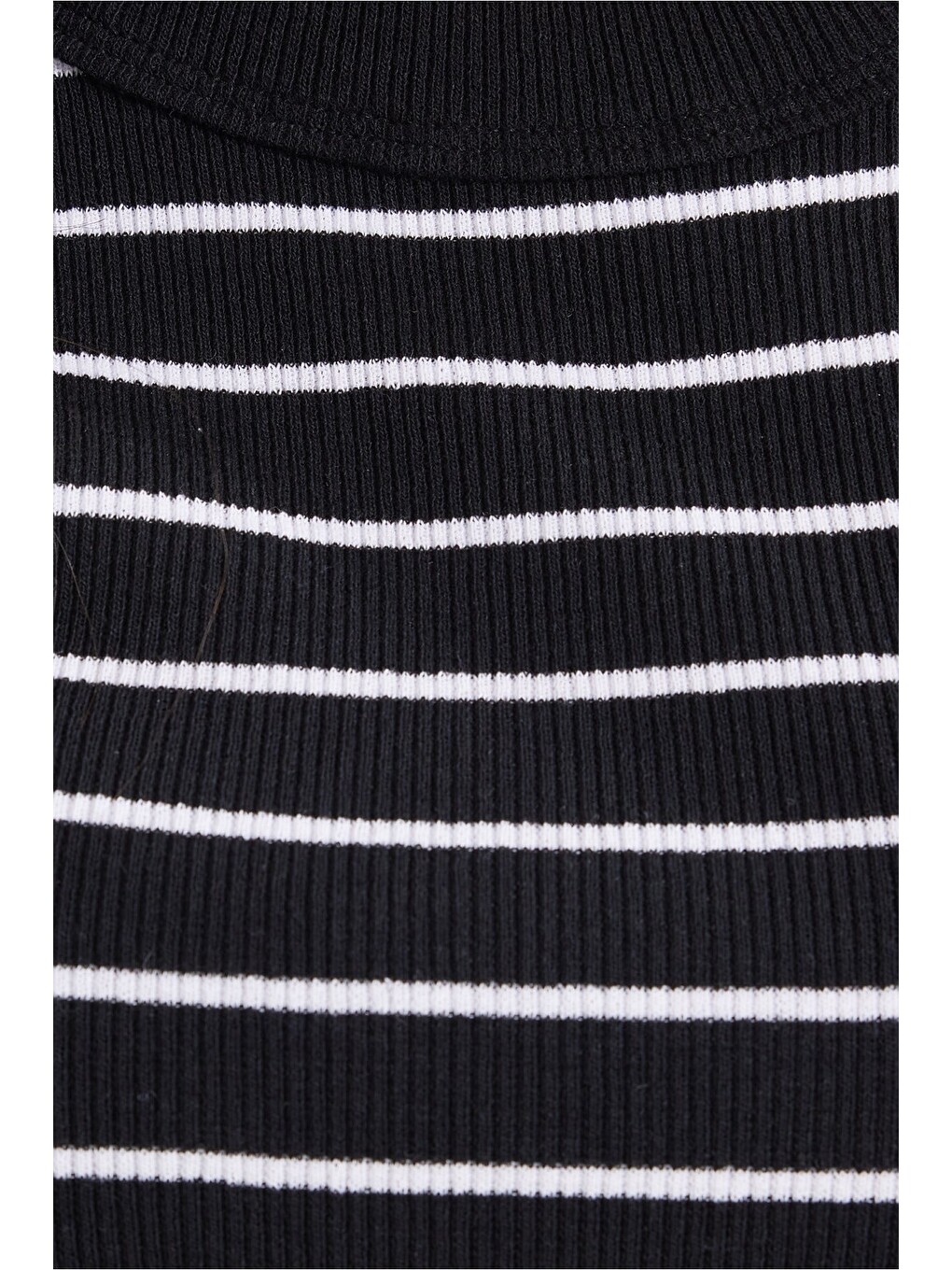 Kadın Slim Fit Dar Kesim Pamuklu Askılı Bisiklet Yaka Çizgili Siyah Crop Atlet-5