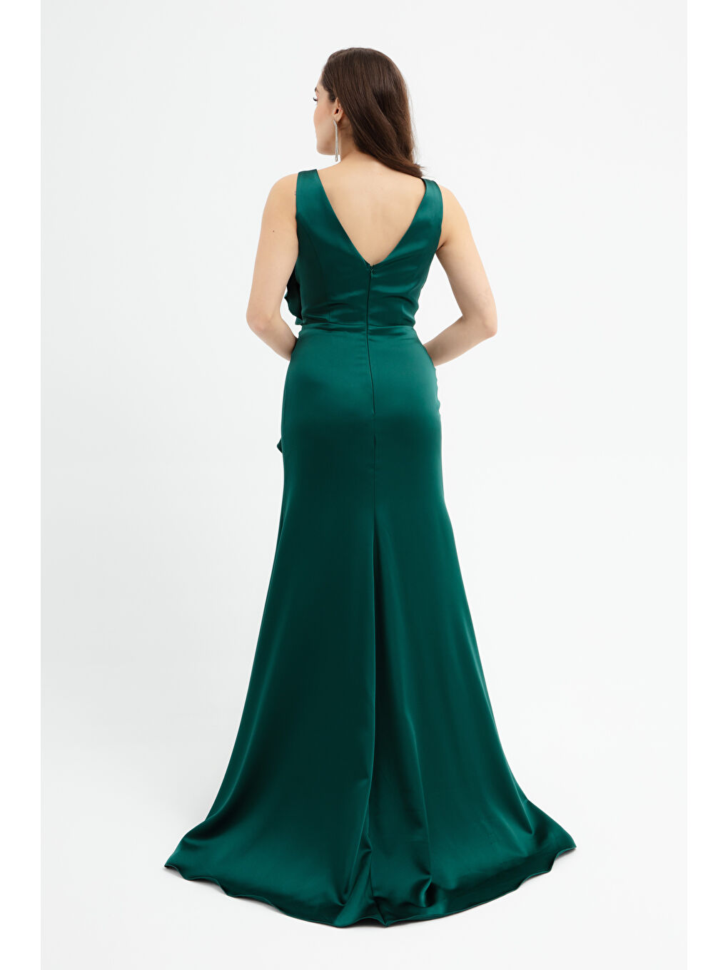 Kadın Zümrüt Yeşili Fırfırlı Yırtmaçlı Uzun Saten Abiye Elbise-4
