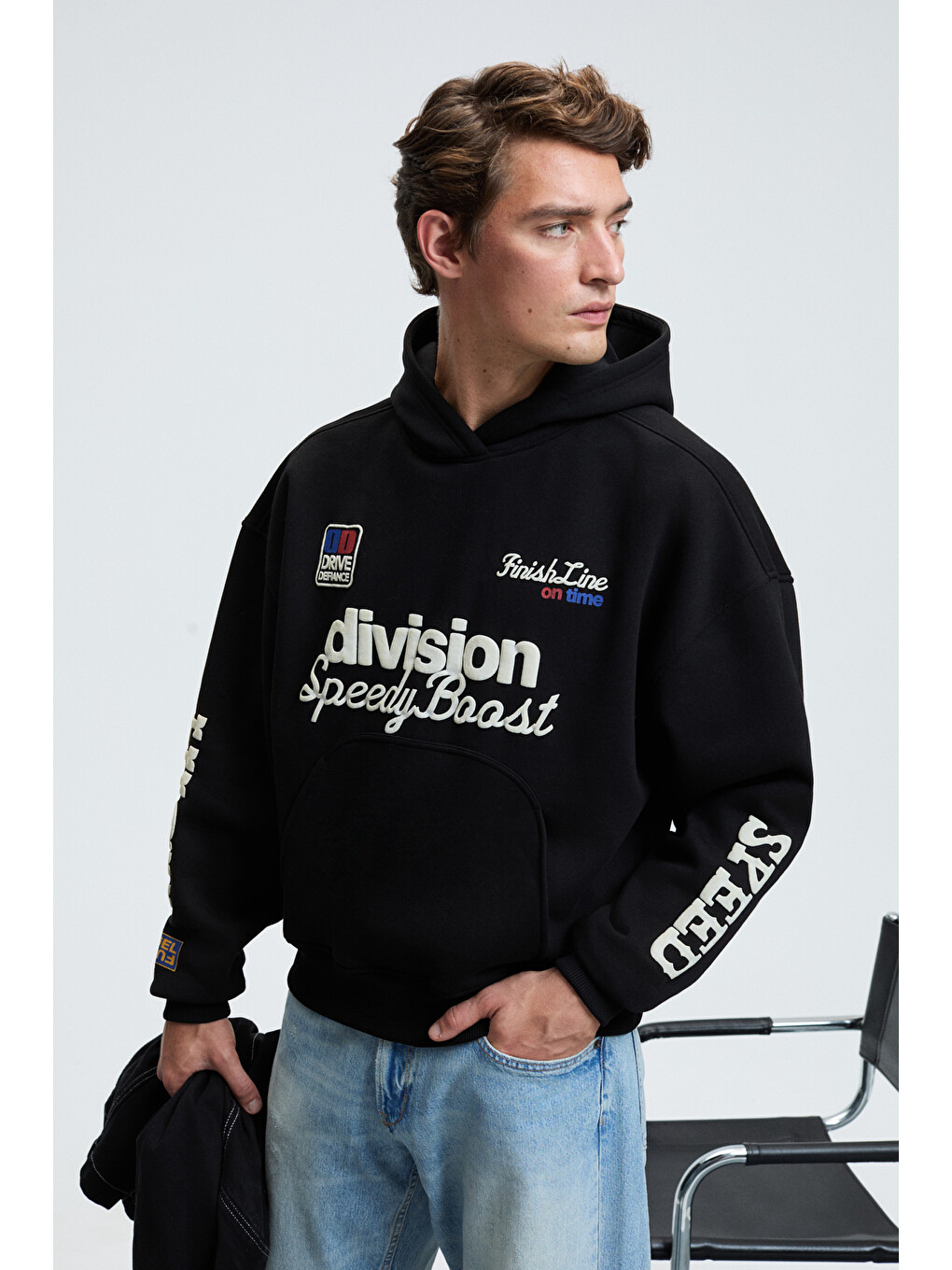 Erkek Kapüşonlu Kanguru Cepli Kolları Ve Sırtı Baskılı Relaxed Fit Siyah Sweatshirt-3