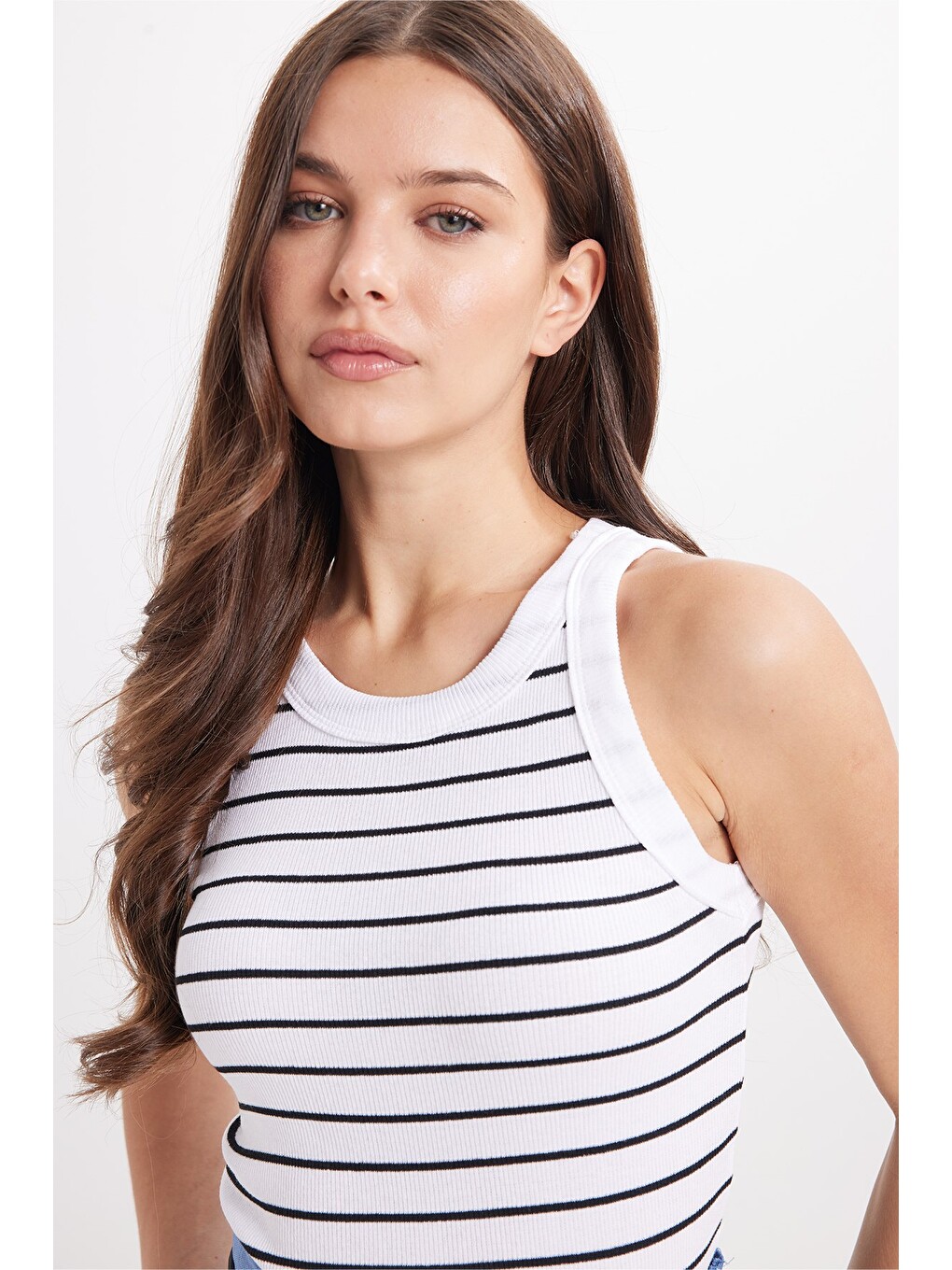 Kadın Slim Fit Dar Kesim Pamuklu Askılı Bisiklet Yaka Çizgili Beyaz Crop Atlet-3