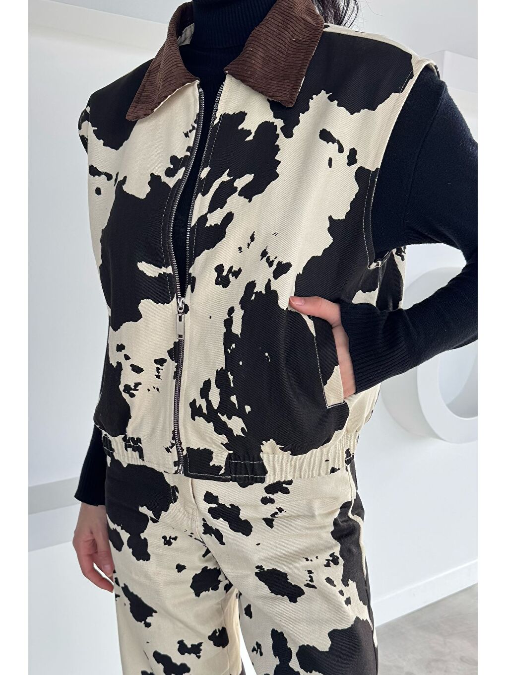 Ekru Kadın Kadife Yaka Desenli Yelek Pantolon İkili Takım-2