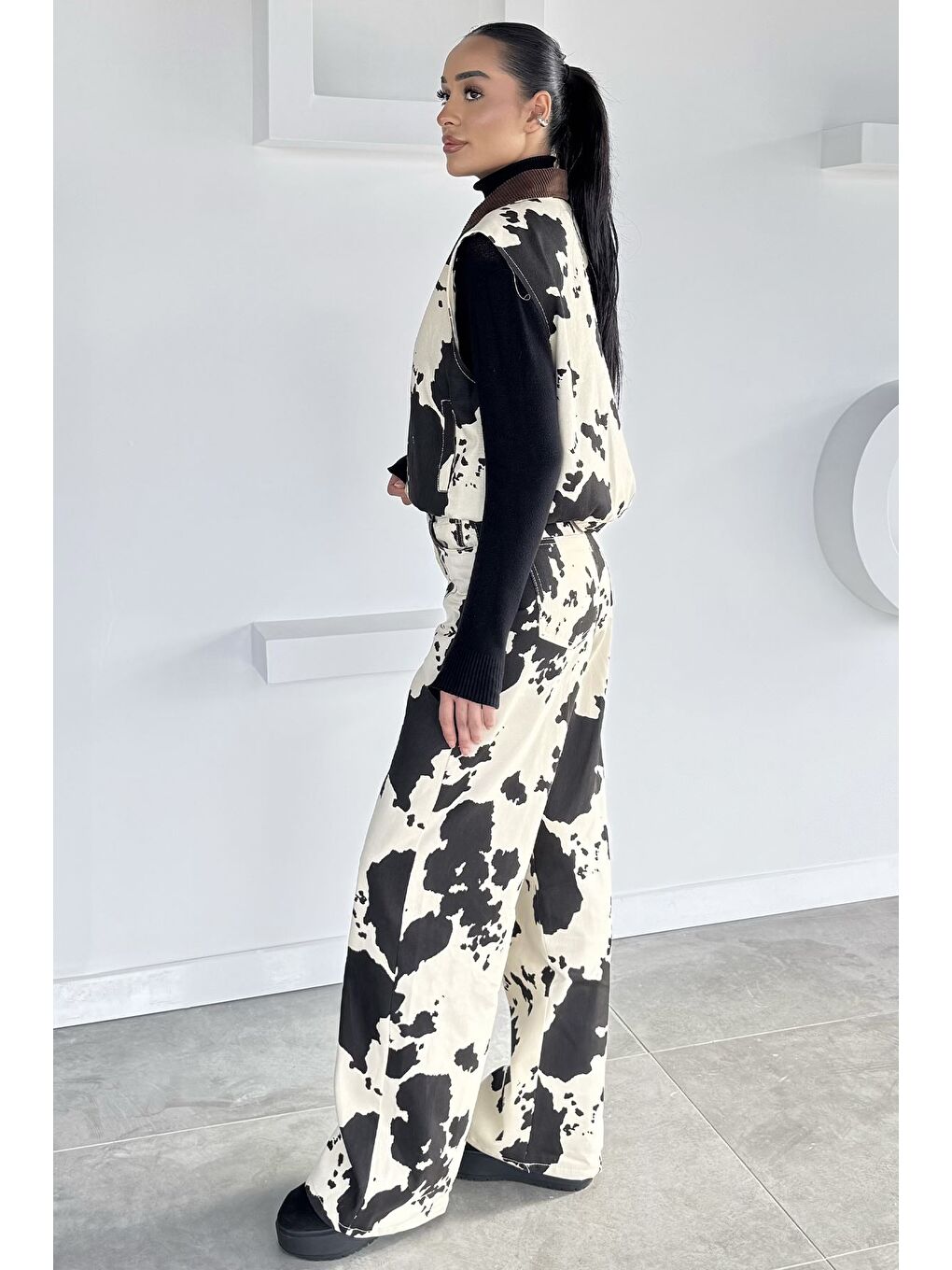 Ekru Kadın Kadife Yaka Desenli Yelek Pantolon İkili Takım-3