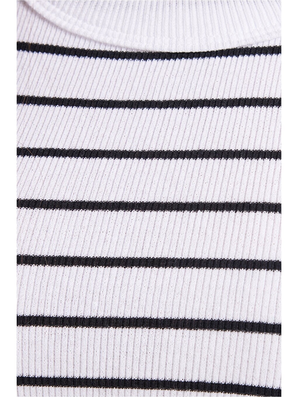 Kadın Slim Fit Dar Kesim Pamuklu Askılı Bisiklet Yaka Çizgili Beyaz Crop Atlet-5