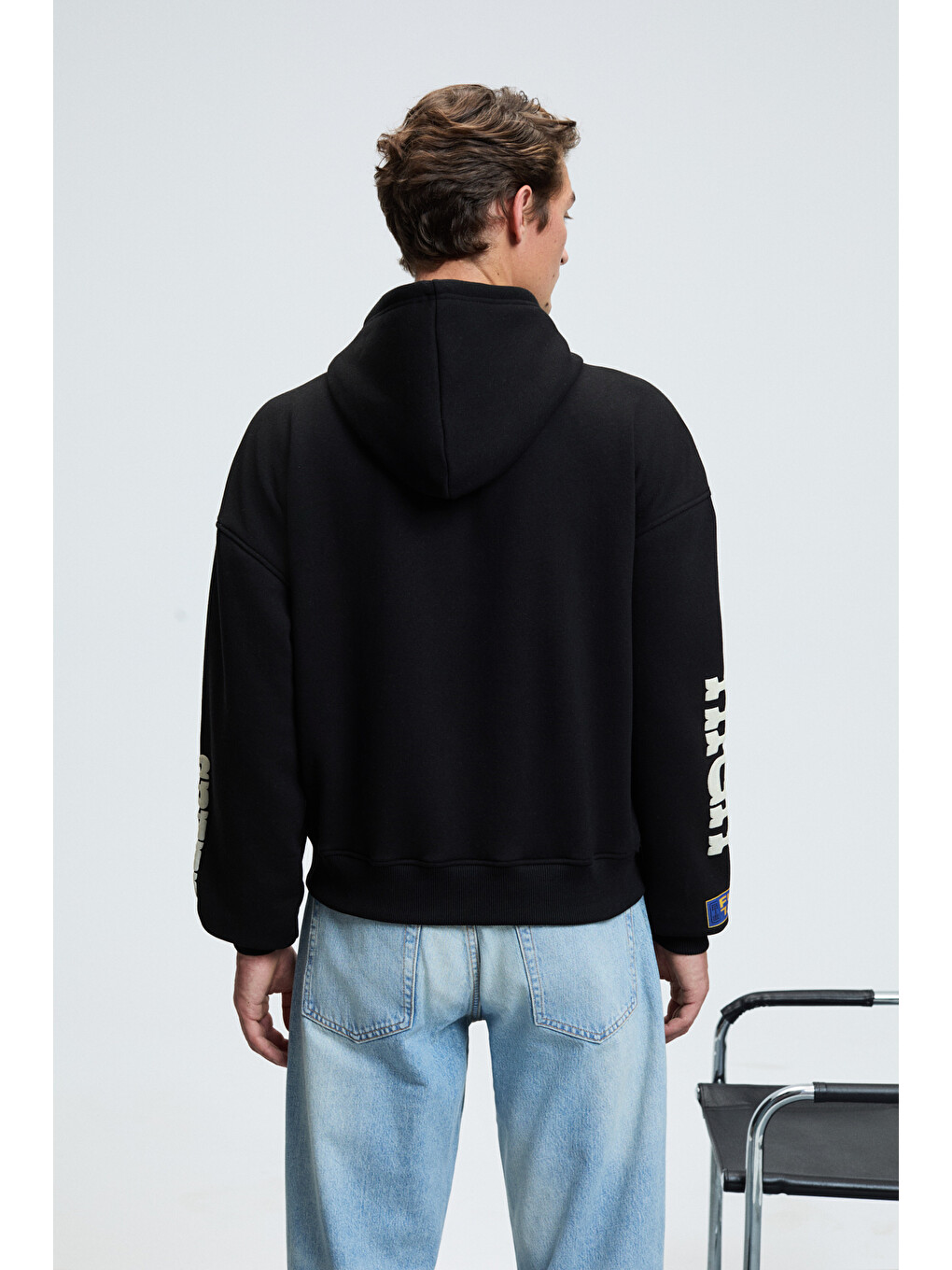 Erkek Kapüşonlu Kanguru Cepli Kolları Ve Sırtı Baskılı Relaxed Fit Siyah Sweatshirt-6