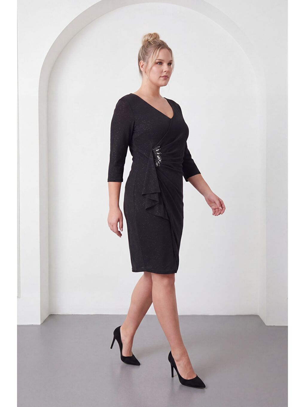 Kadın Siyah V Yaka Simli Midi Büyük Beden Abiye Elbise-1