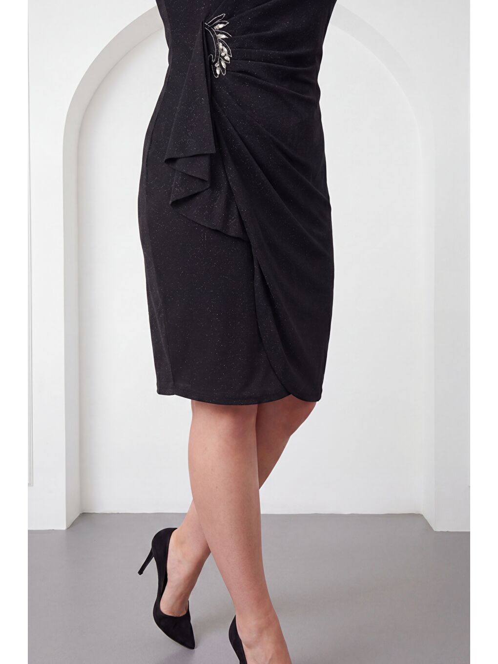 Kadın Siyah V Yaka Simli Midi Büyük Beden Abiye Elbise-2