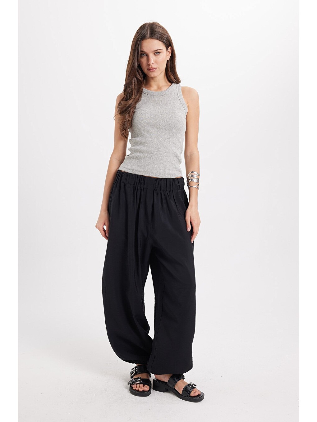 Kadın Slim Fit Dar Kesim Pamuklu Askılı Bisiklet Yaka Gri Crop Atlet-1