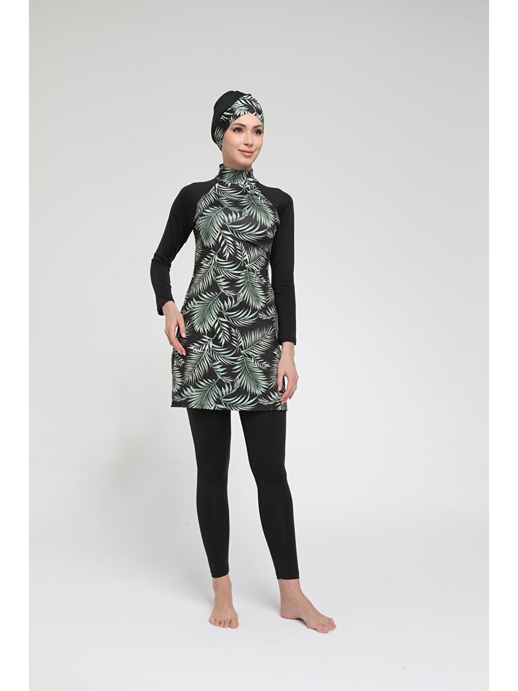Siyah Tropikal Desen Garnili Taytlı Kapalı Tesettür Mayo 22412242-2